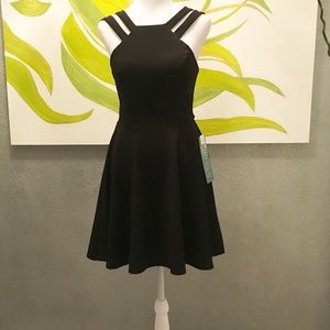 B SMART LITTLE BLACK HALTER STYLE DRESS SIZE 7
